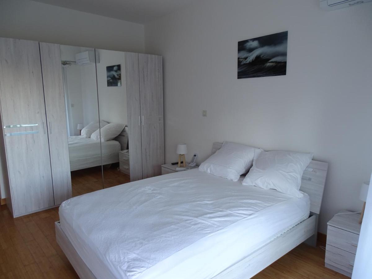 Appartement Bord De Mer Marina Baie Des Anges Вильнёв-Лубе Экстерьер фото